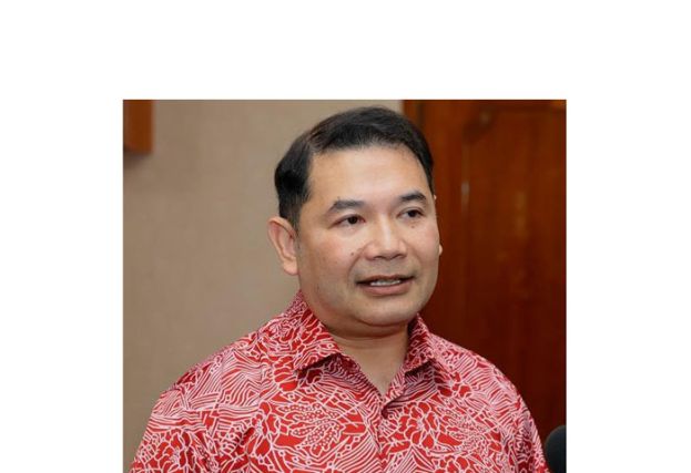 经济部长拉菲兹。