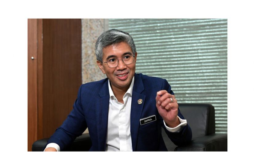 财政部长东姑扎夫鲁。