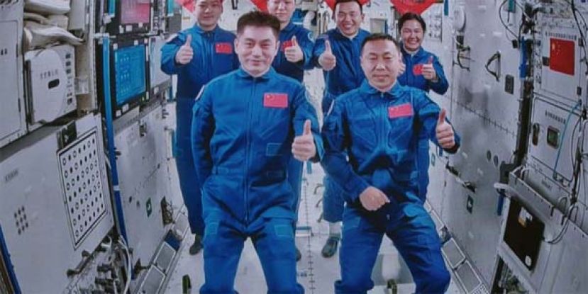 中国神舟19号与太空站完成对接 6太空人&ldquo;会师&rdquo;。