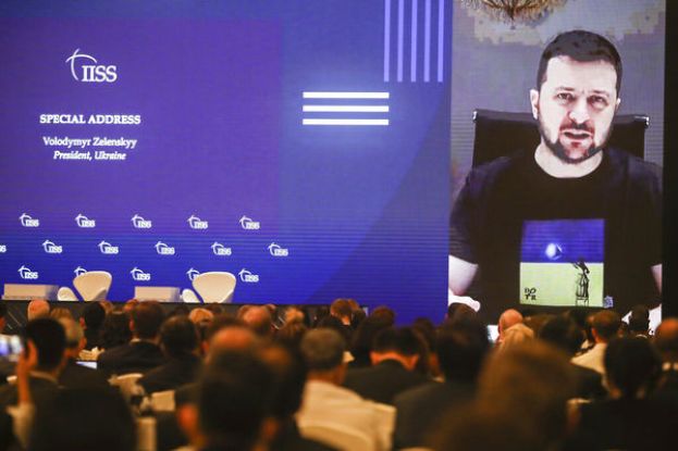 乌克兰总统泽伦斯基寻求透过视讯方式现身奥斯卡颁奖典礼。图为泽伦斯基视讯出席新加坡&ldquo;香格里拉&rdquo;对话。