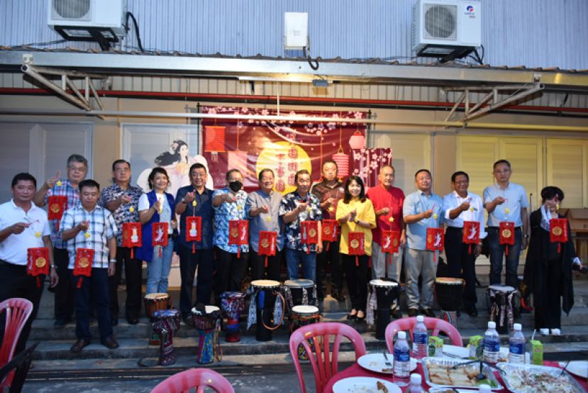 黄良杰：中秋节表现了中华民族重视人情的美德与家人团圆的重要性