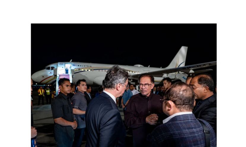 首相安华准备启程前往土耳其。