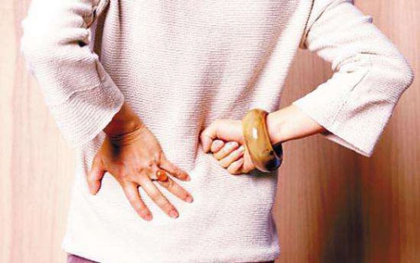 微创手术修补  减脊椎压迫性骨折痛楚