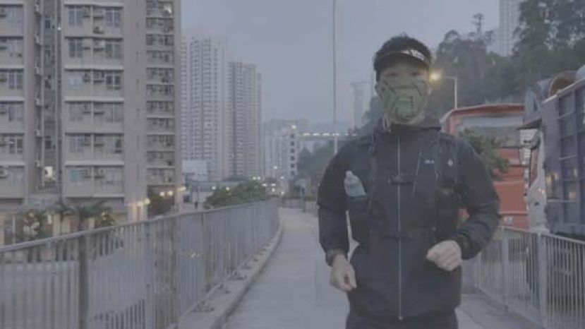 工程师Falcon是长跑好手，为跑步上班，日出前、天未亮就起步。