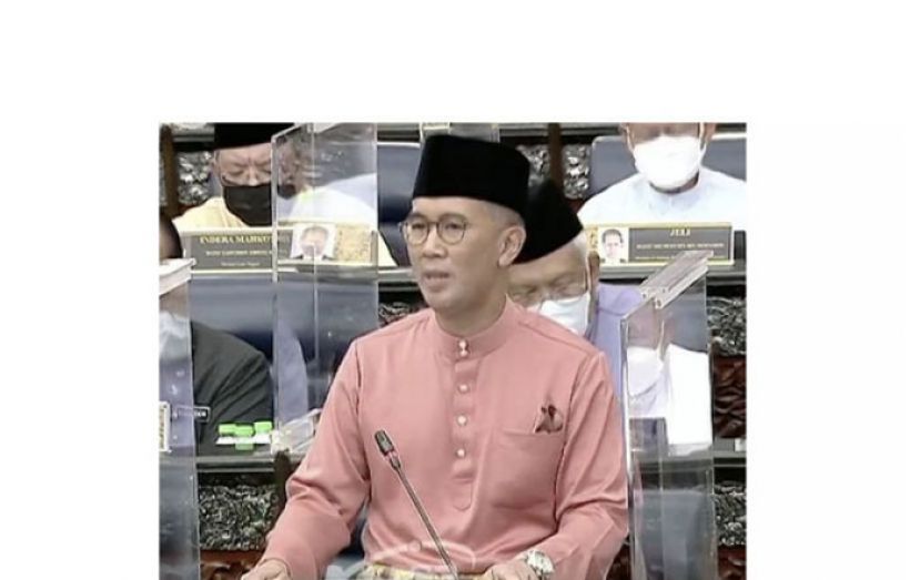 财政部长东姑扎夫鲁。