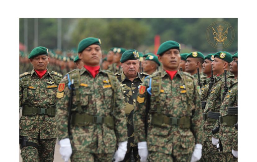 柔佛苏丹：部队成员切勿透过政治影响力来获取擢升和官职