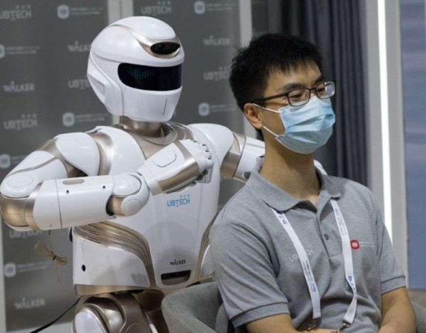 AI带动中国进口激增，经济学家大幅上调预测。