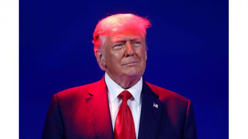 美国前总统特朗普破天荒遭法院起诉。