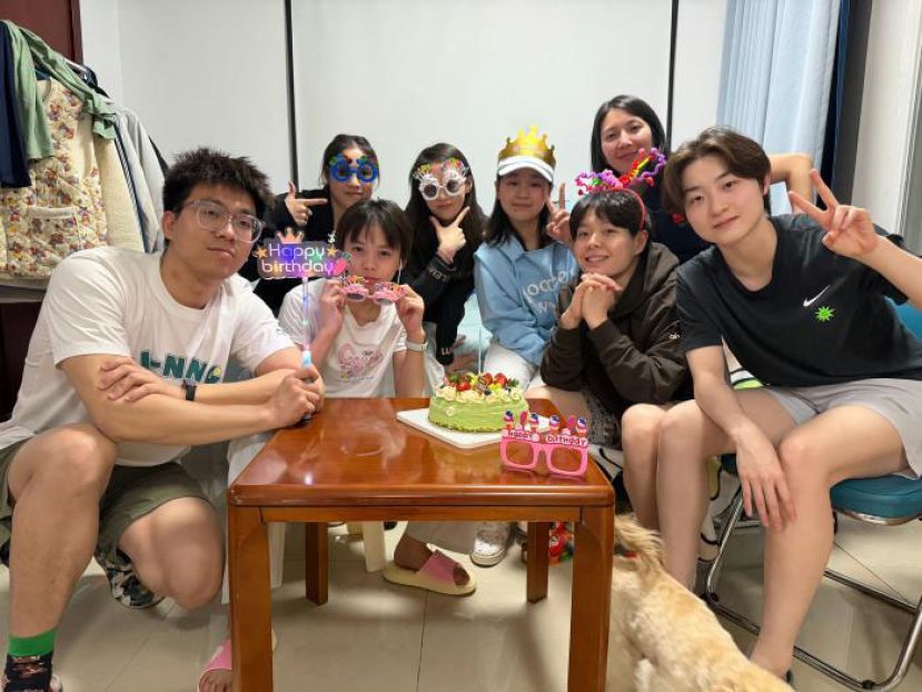 全红婵19岁生日聚会。