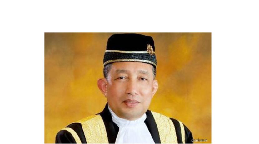 总检察长丹斯里依德鲁斯。