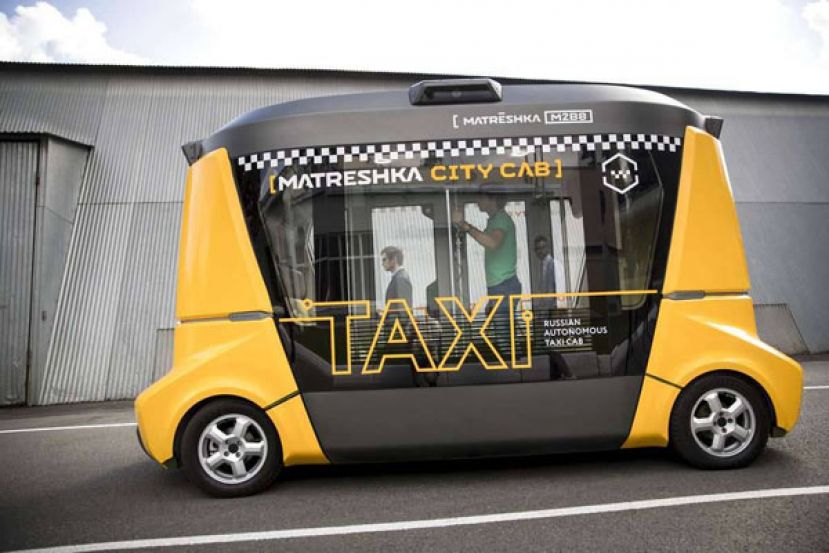 马斯克宣布8月将推出Robotaxi。