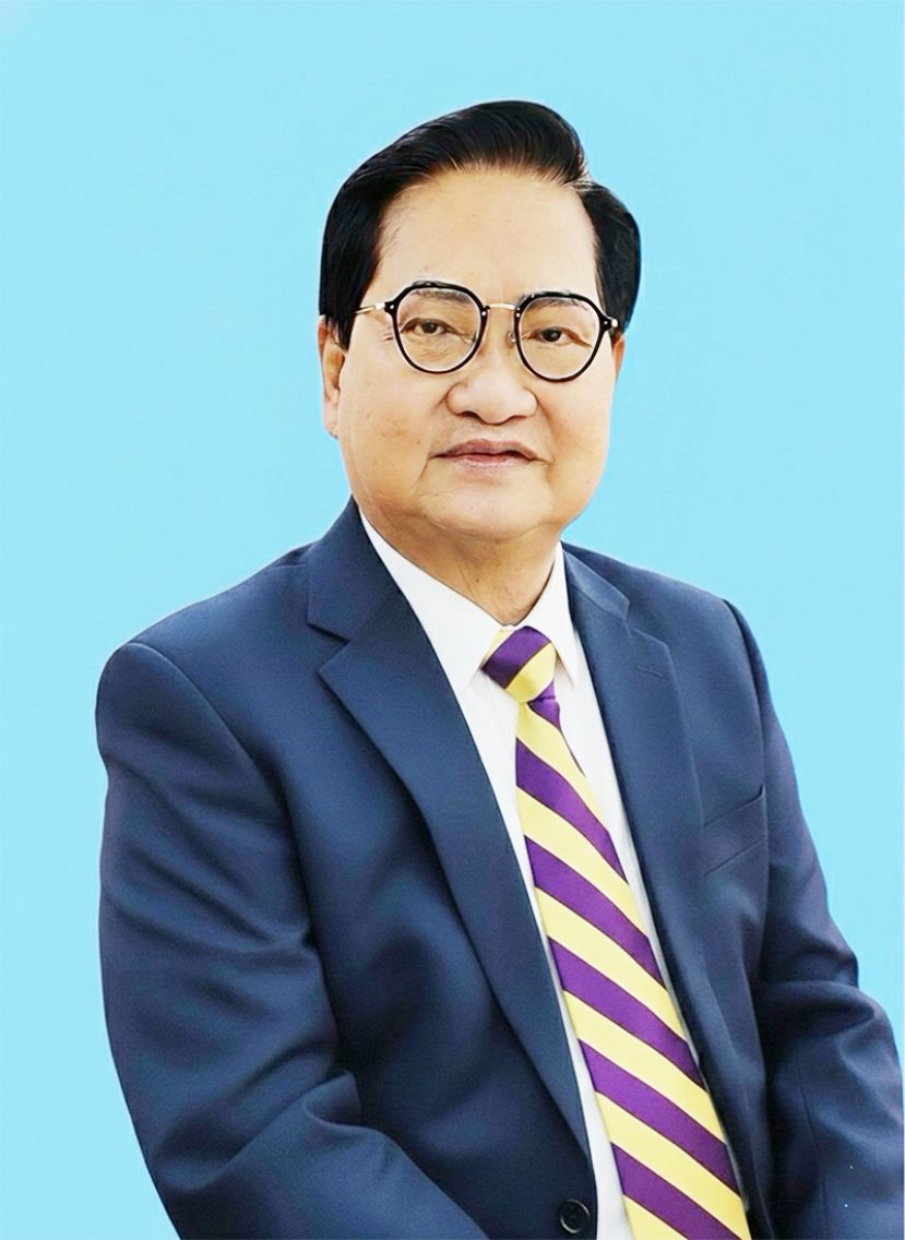 斯木省华总会长兼成邦江中华总商会会长拿督吴标生博士。