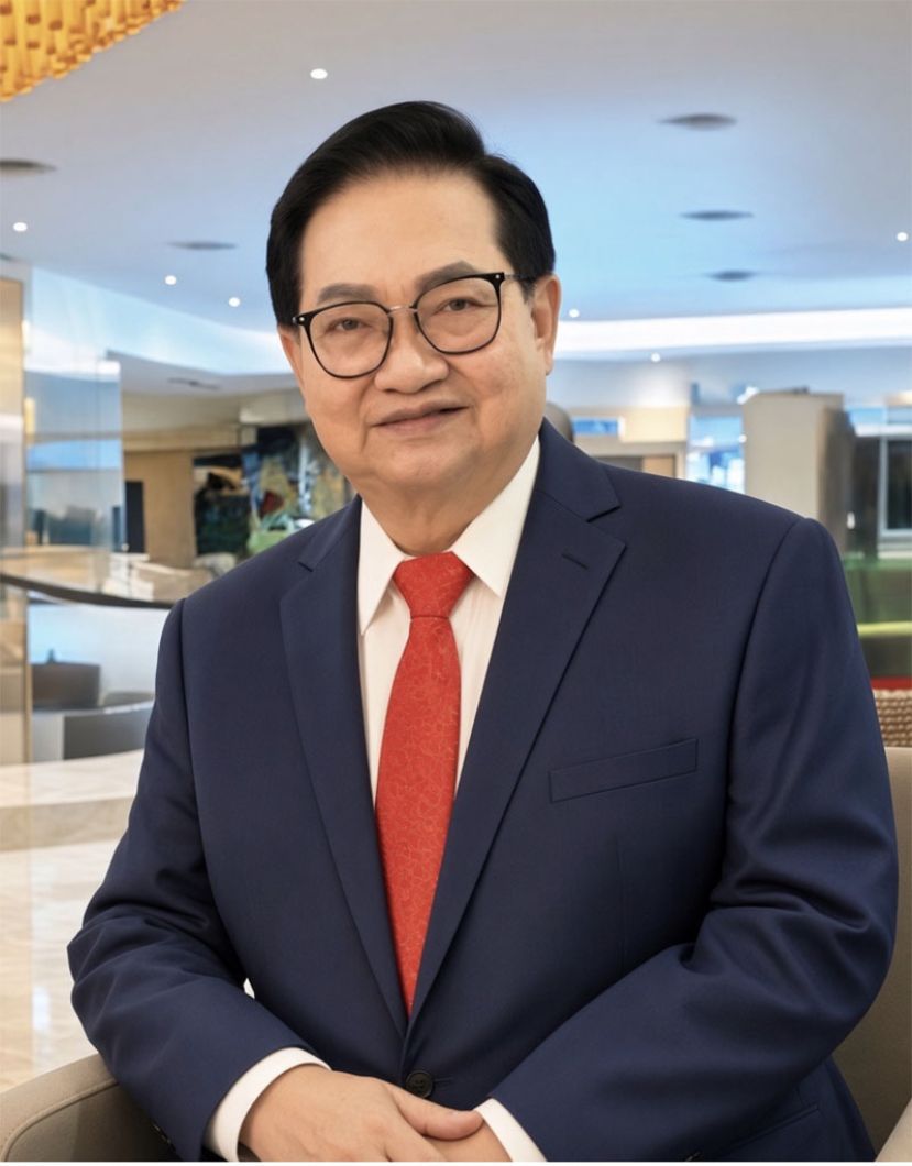 斯木省华总会长兼成邦江中华总商会会长拿督吴标生博士。
