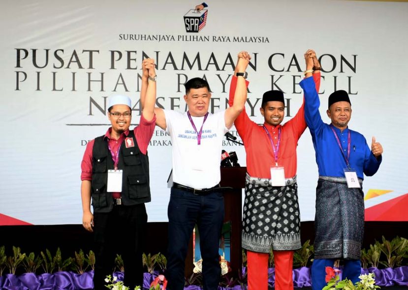 图①：左起阿兹阿菲、莫哈末艾曼、关志庭和查卡里亚哈纳菲。