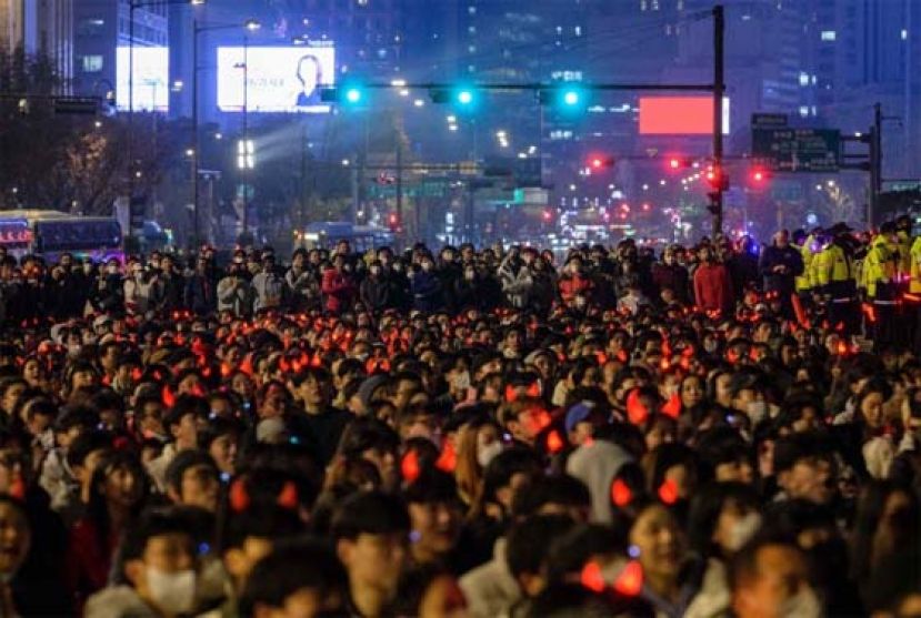 韩世界杯街头助威聚集2.6万人，无事故发生。