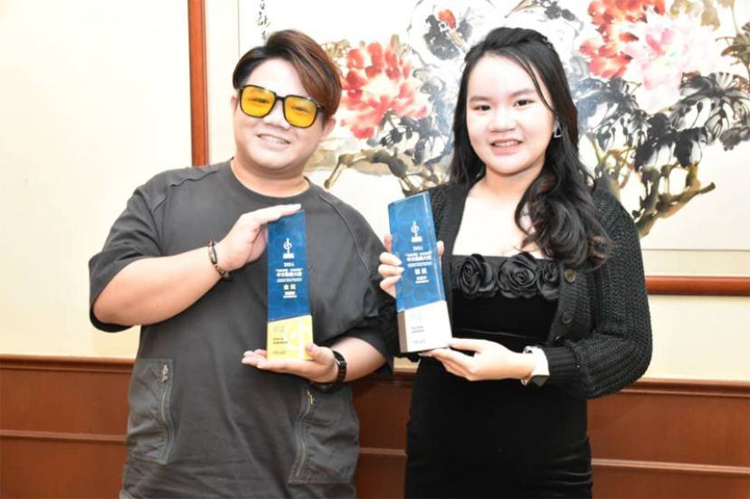 张壹博以"有谱"夺金牌奖与彭芷宁演唱"你是不是误会了什么"夺下银牌奖。