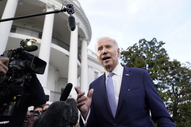 拜登向美国人民保证，&ldquo;当你需要时，你的存款会在户头里&rdquo;。