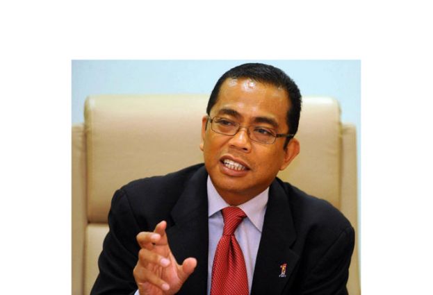 国防部长莫哈末卡立诺丁。