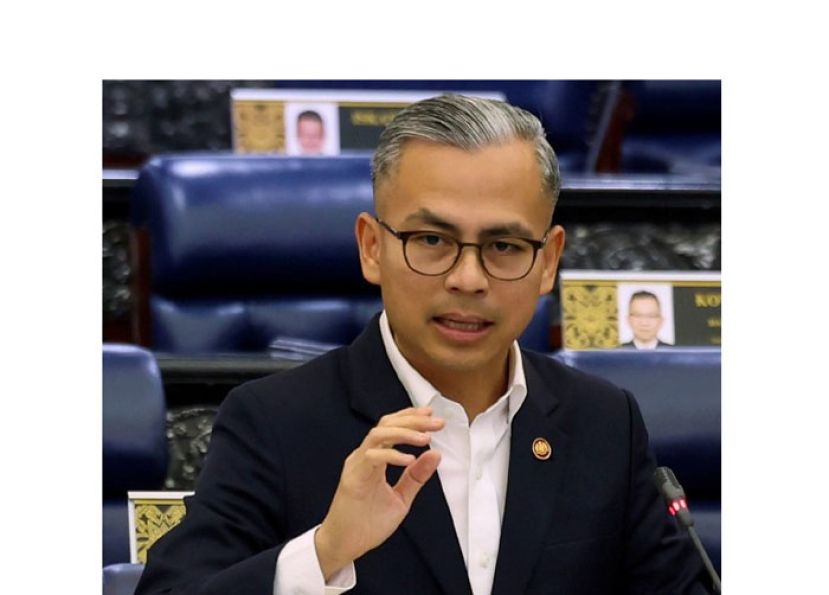 通讯部长法米。