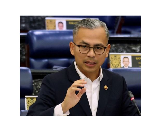 通讯部长法米。