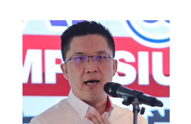 教育部副部长黄家和。