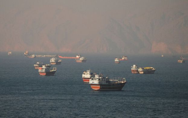荷莫兹海峡。