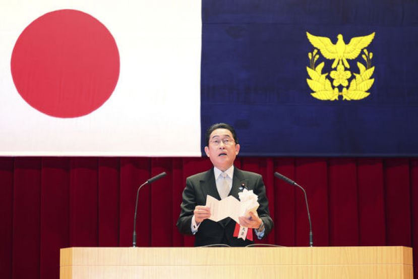 岸田说，在日本周边国家或地区，明显出现强化核武及飞弹能力、迅速扩充军备及藉由武力片面改变现状的尝试。