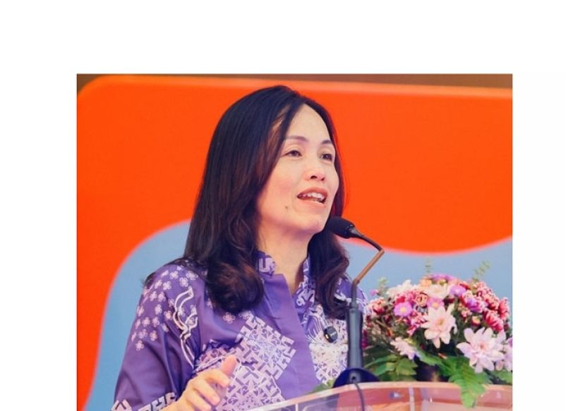 张念群。