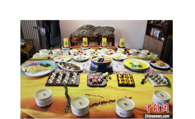 孔府菜根据孔子独特饮食理念衍生而来，烹调技艺精湛，浸润千年儒家文化。