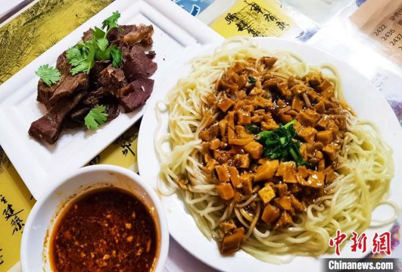 驴肉黄面。