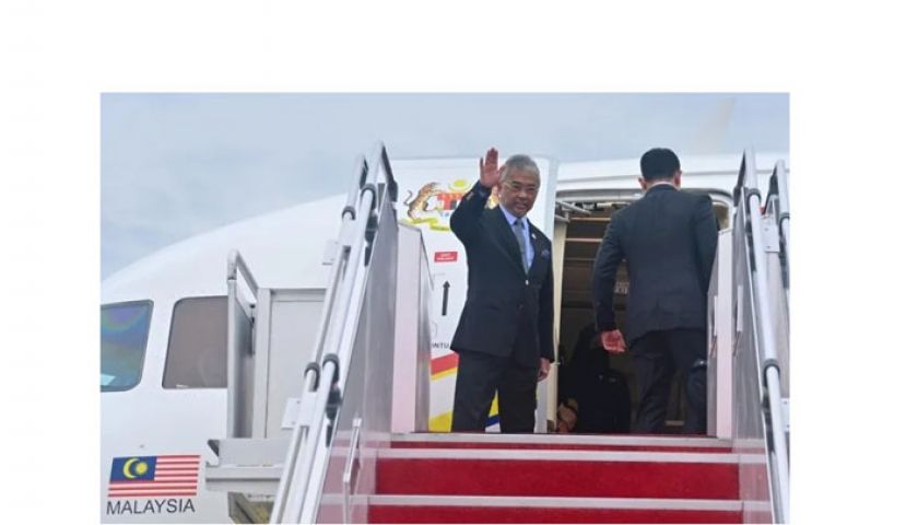 国家元首苏丹阿都拉启程前往卡塔尔。