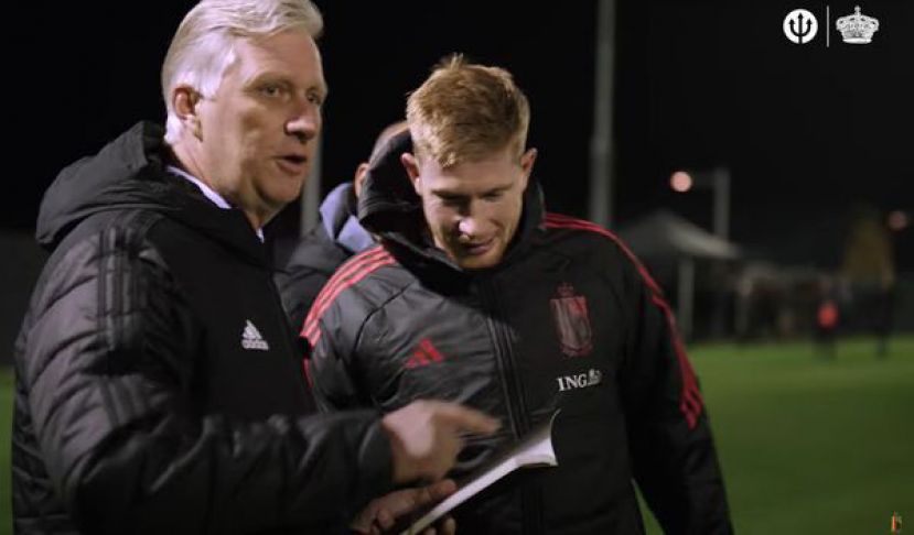 比利时国王在宣传片中出演国家足球队的教练。