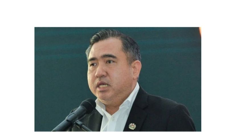 交通部长陆兆福。