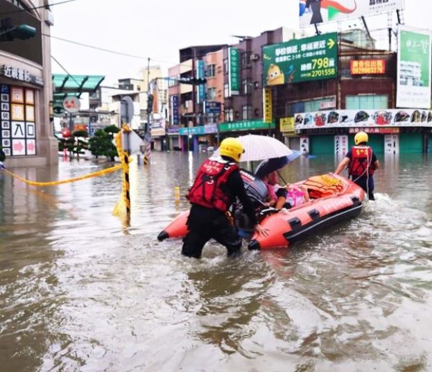 台风米克拉环流影响，台湾多地暴雨。
