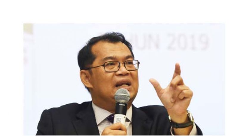 总审计司拿督聂阿兹曼。