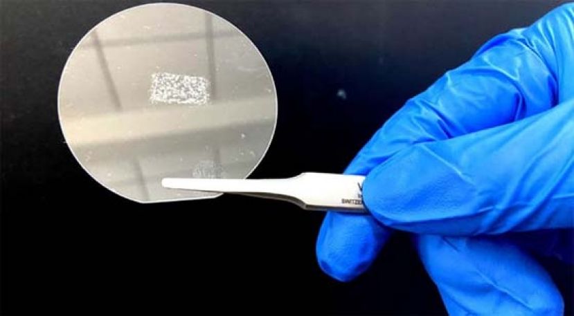 中国研发出全球最薄光学晶体，有望在多领域实现应用突破。