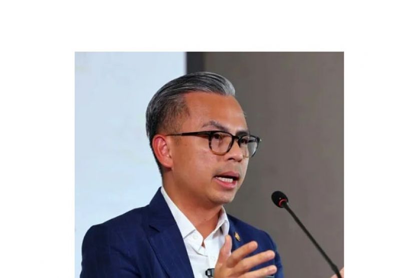 通讯部长法米。