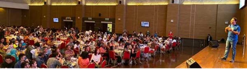●拉菲兹在Ayuh Malaysia筹款晚宴上发言。