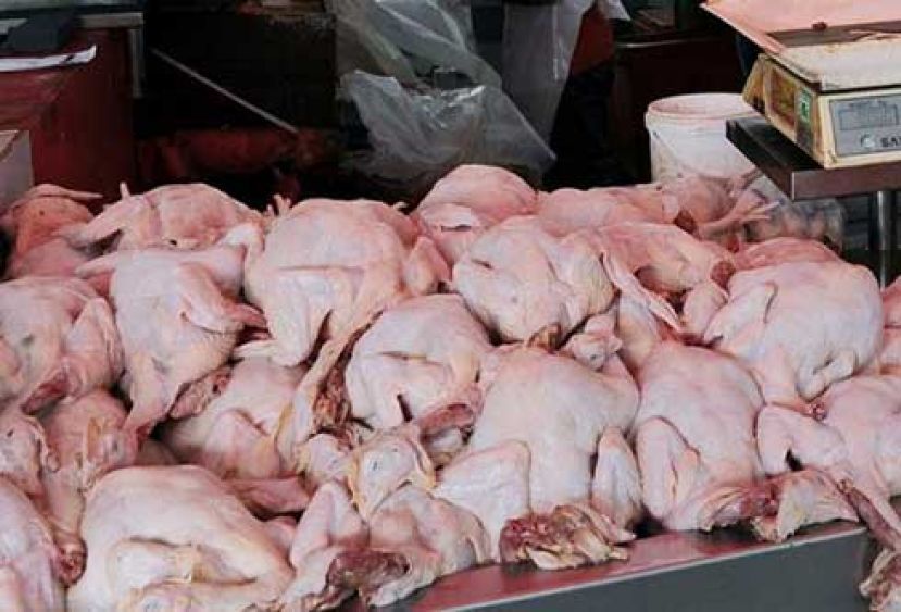 贸消部长：全国肉鸡顶价维持9.40令吉