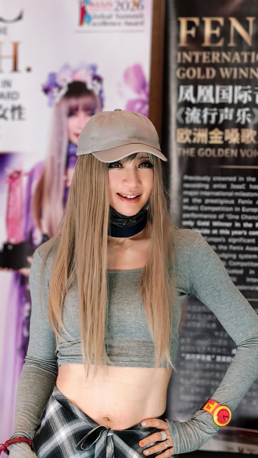 JessC 钟洁希《我就是我》世界巡回演唱会12月4、5日唱回古晋  七语开唱、四种乐器自弹自唱　国际获奖金曲打造「正能量疗愈音乐现场」