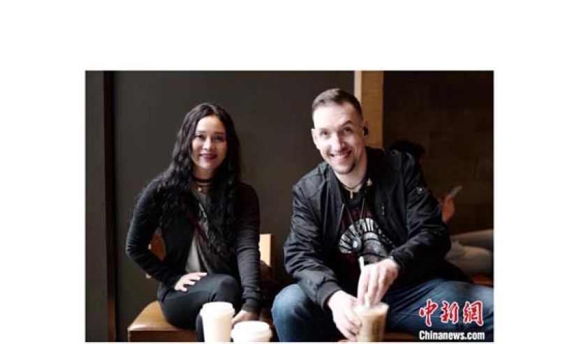 王凯与妻子王晓琳。