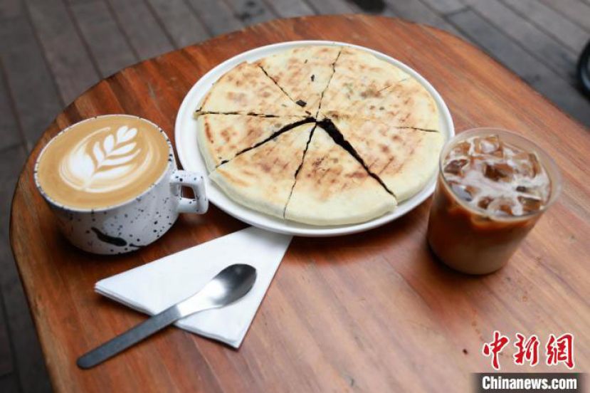 永嘉麦饼配咖啡。