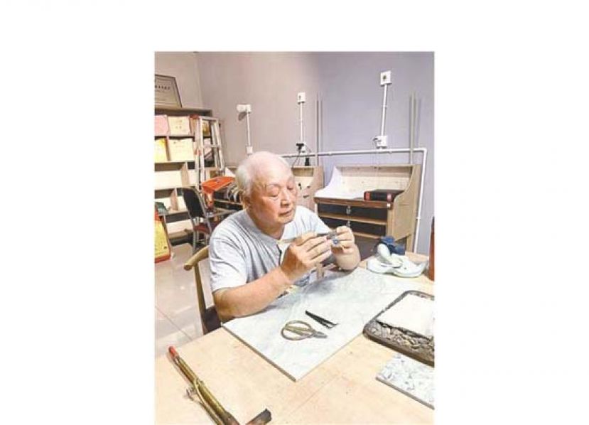 工艺美术大师李昌义。
