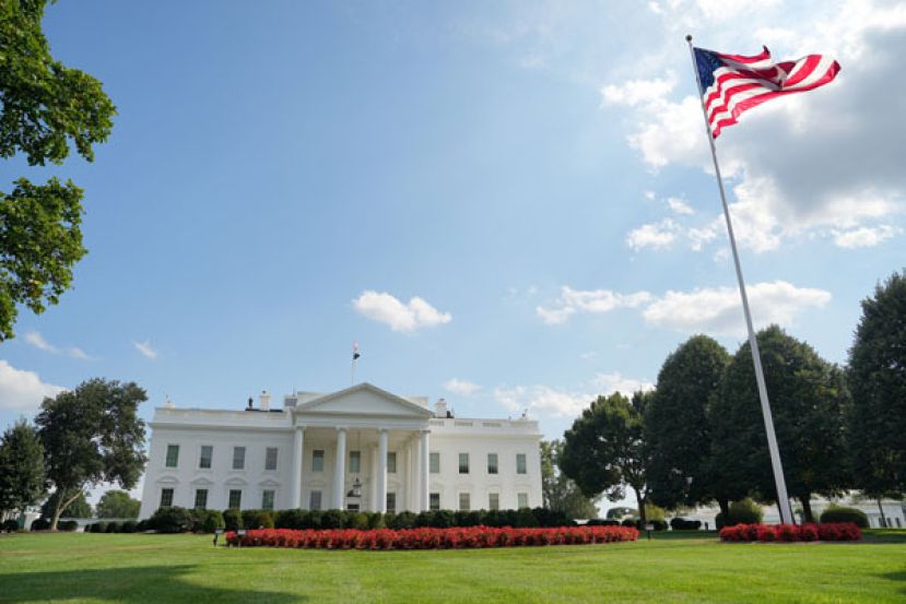 白宫警告员工，不得内幕交易。