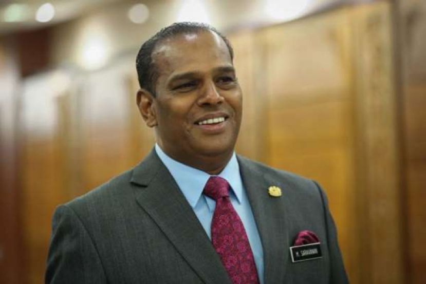 人力资源部长拿督斯里沙拉瓦南。