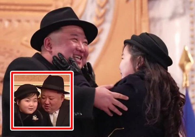 金正恩与女儿金主爱在公开活动中，父女互动亲密。