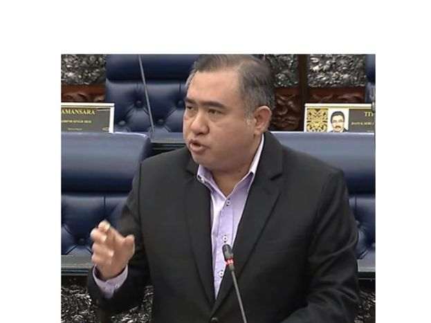 交通部长陆兆福。