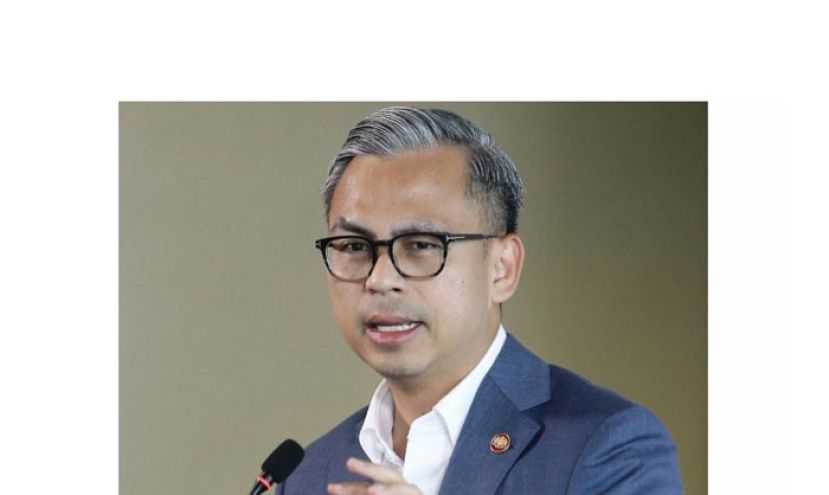 通讯部长法米。