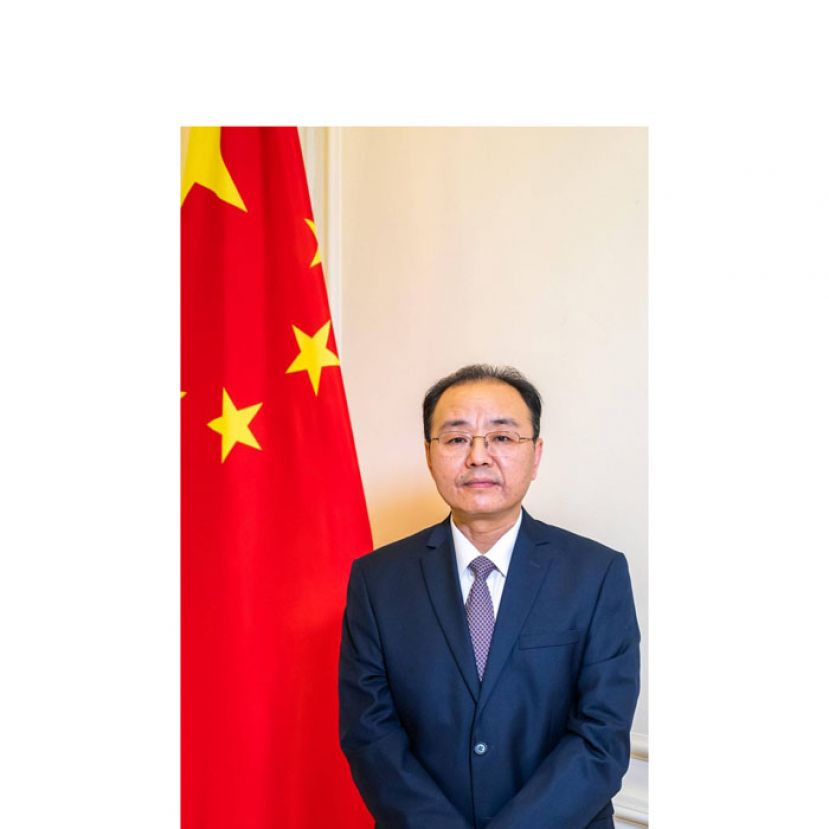 中国驻马大使欧阳玉靖。