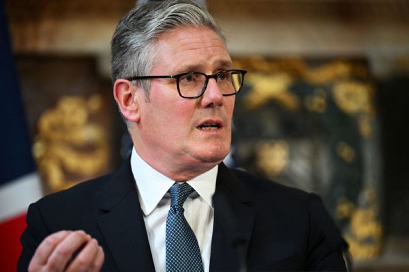 英国首相施凯尔8日亲自飞往中东。